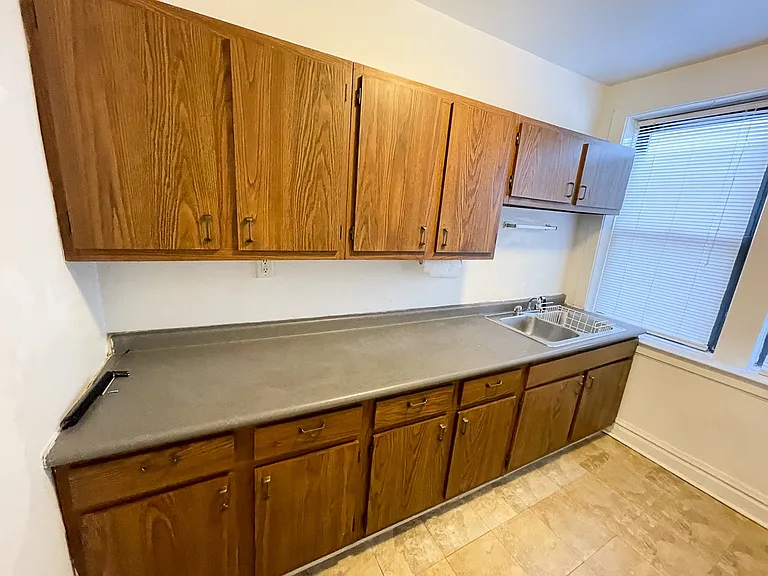 510-34 W. Addison St. — Photo 10