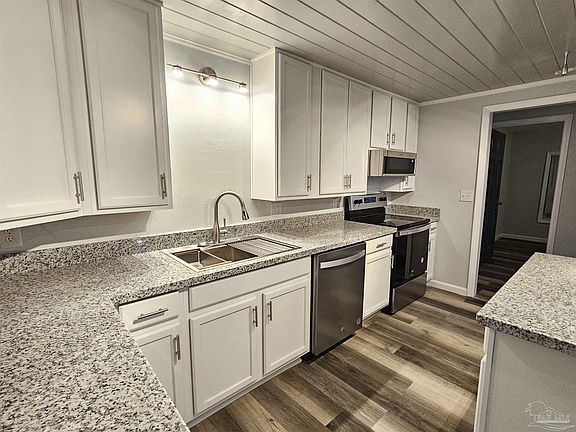 5th image of 6117 Brosnaham Ave