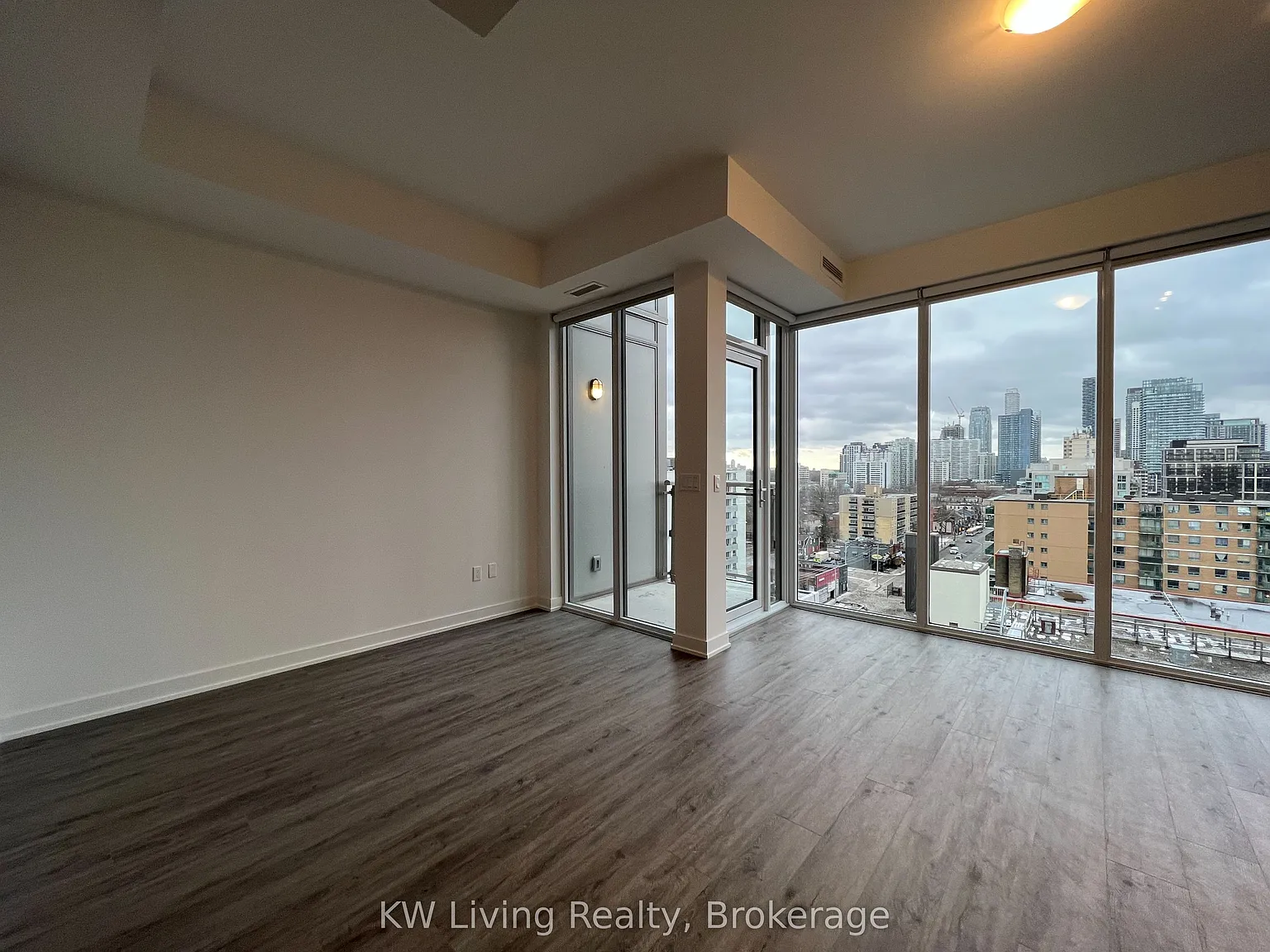 Cardiff Condo — Photo 4
