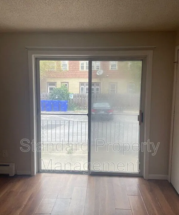 367 Elmwood Ave #10