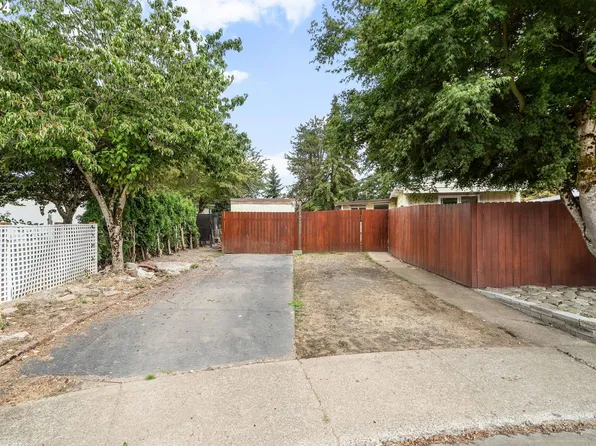 22072 Floral Ave NE, Aurora, OR 97002