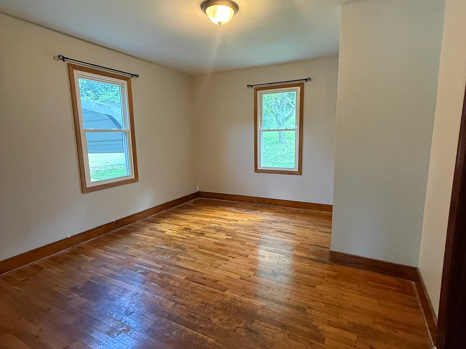 3 bed, 1100 sqft, $1,500 — Photo 4