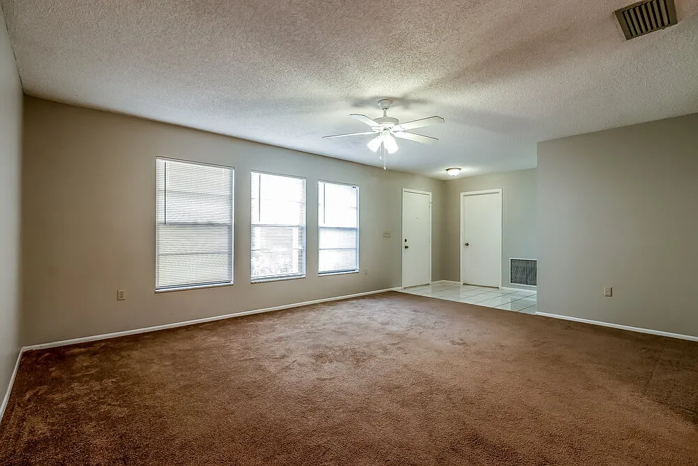 3 bed, 2.0 bath, 1893 sqft, $3,420 — Photo 3
