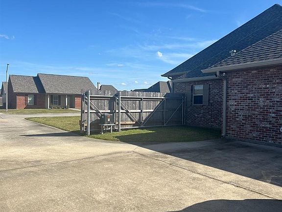 3rd image of 189 Union Dr