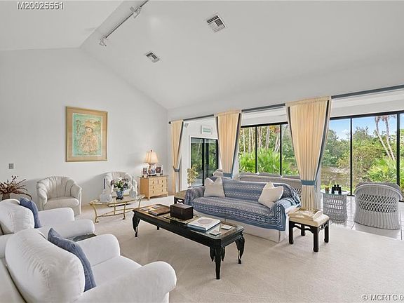 4th image of 1506 NW Sweet Bay Cir