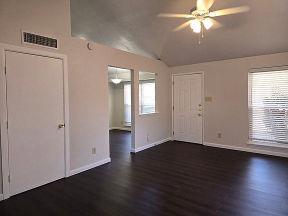 3rd image of 4120 Spindletree Ln