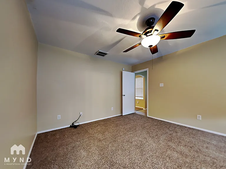 635 Ashlen Dr — Photo 9