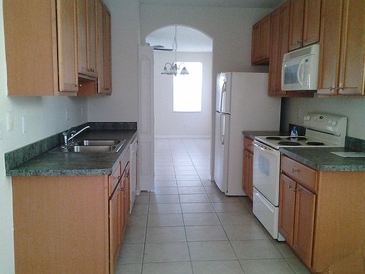 5th image of 2124 SE Eatonville Dr