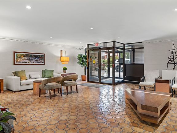 5th image of 220 N Dithridge St APT 504