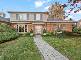 286 Grosse Pointe Blvd, Grosse Pointe Farms, MI 48236