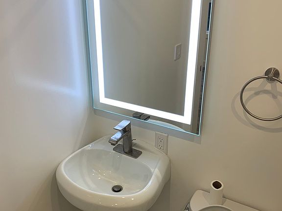 4th image of 390 Euclid Ave #1B