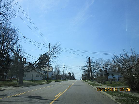 Exterior Neighborhood (street photo)