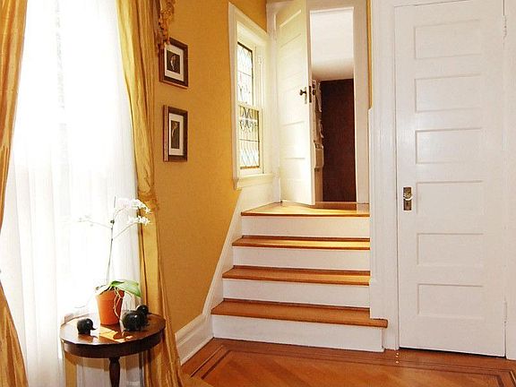 ENTRY FOYER