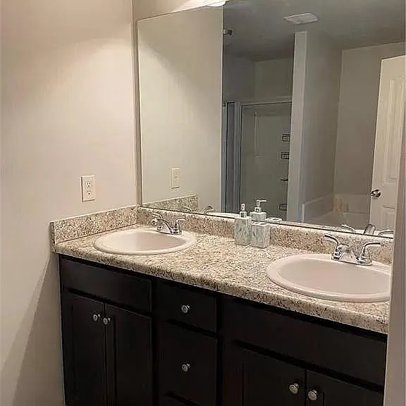 1713 Snapping Ct — Photo 2