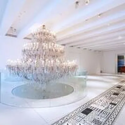 Rented by Compass | media 27