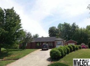 2062 Gary Ln, Hickory, NC 28602