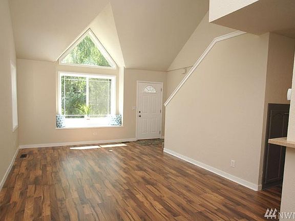 4th image of 1340 Bridle Dr SE