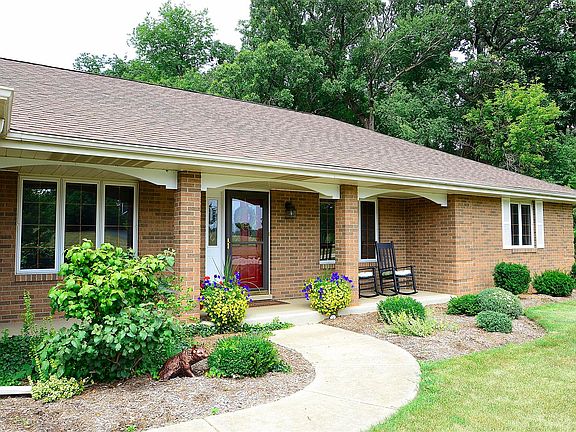 2nd image of 38W352 Foxwood Ln