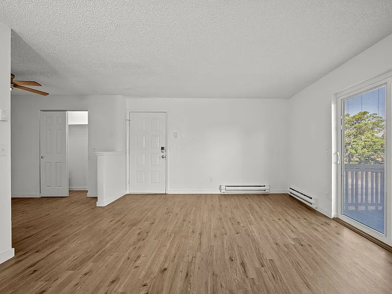 1535 Poplar Dr #22 — Photo 9