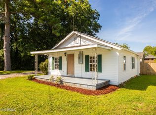 307 N C St, Bridgeton, NC 28519