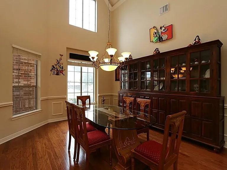 7610 Hampton Bay Ln — Photo 3