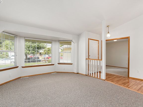 4th image of 2601 NE 95th Ct