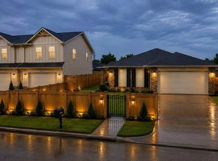 5258 Park Village Dr, Houston, TX 77048