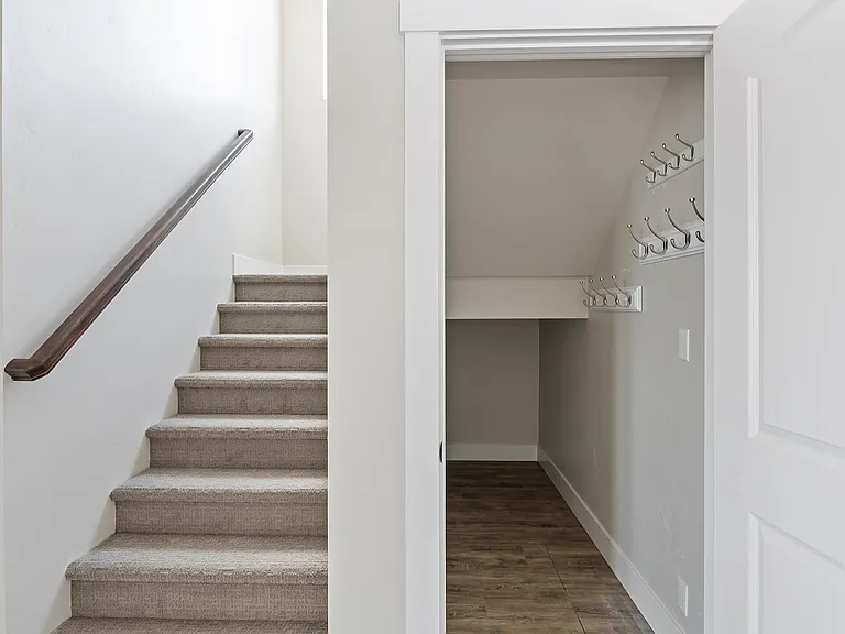 1724 W Iowa Ave — Photo 17