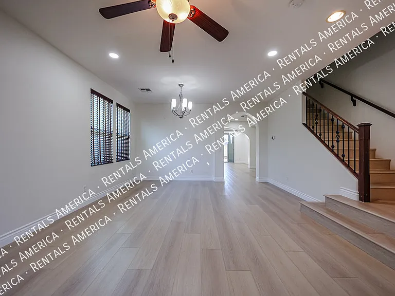 1081 N Mason Dr — Photo 19