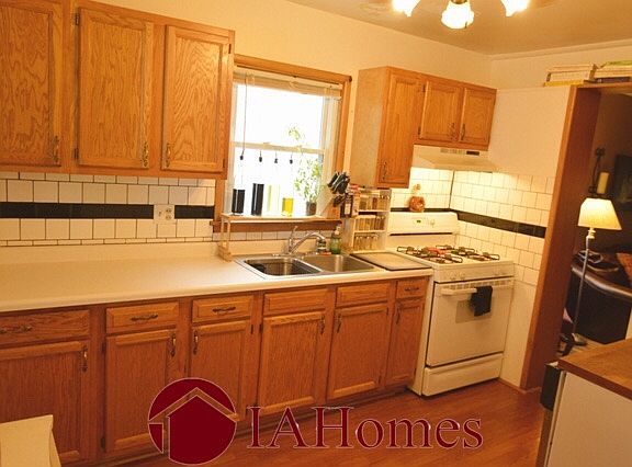 Kitchen with Tile Backsplash