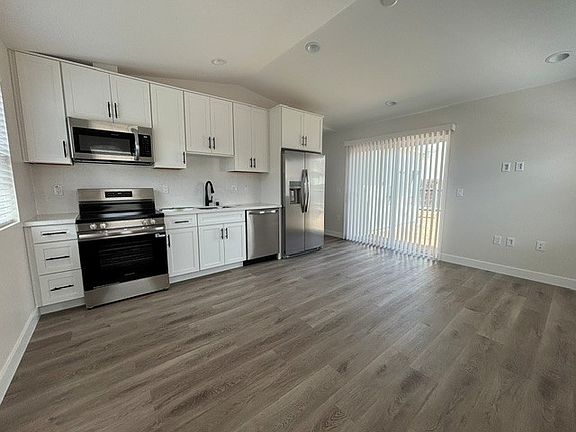 3rd image of 7548 Windsong Rd