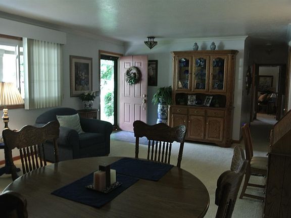 2nd image of 1104 Rosemary Ln