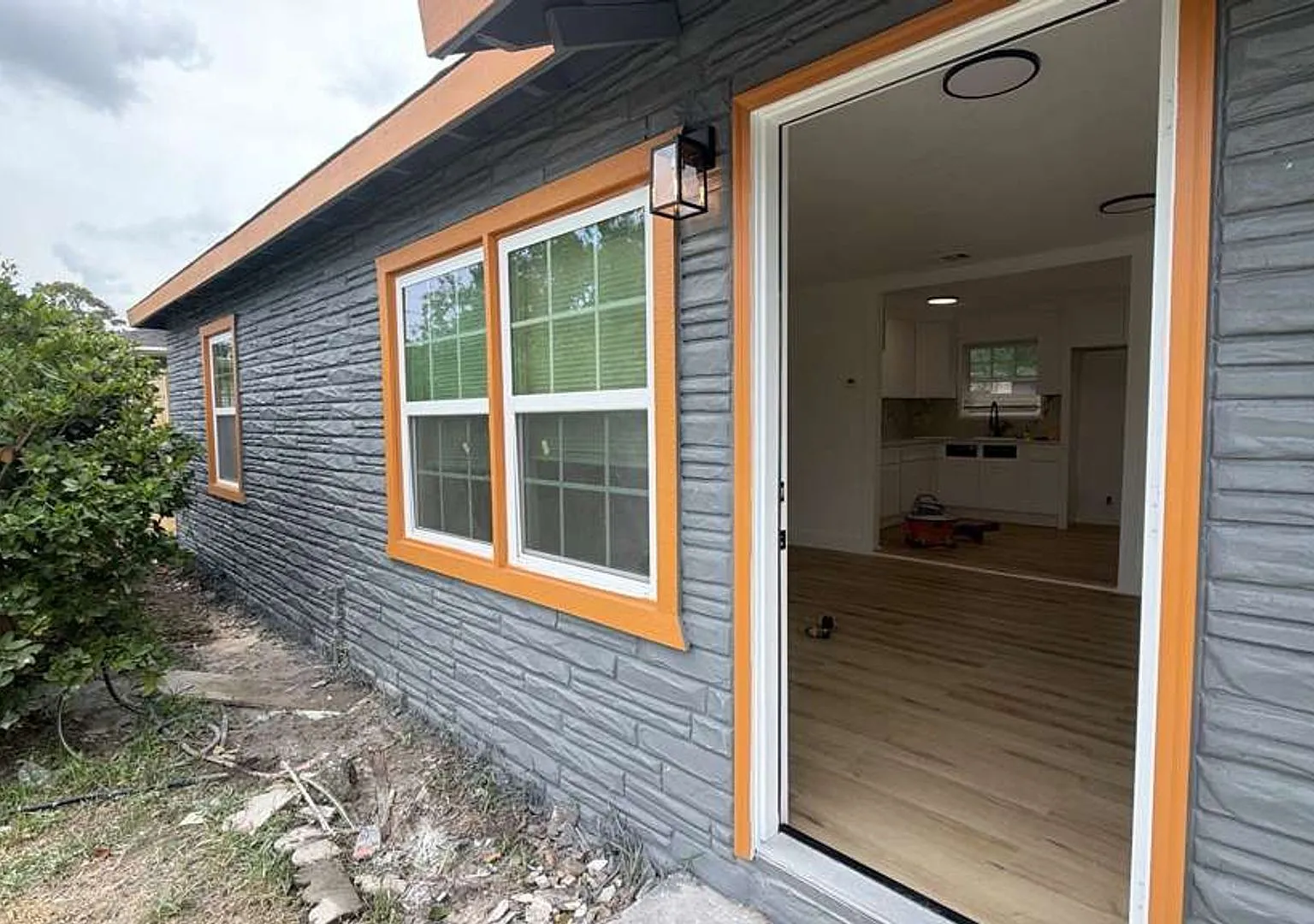 Beautiful Home In Houston. Move In Ready!. — Photo 1