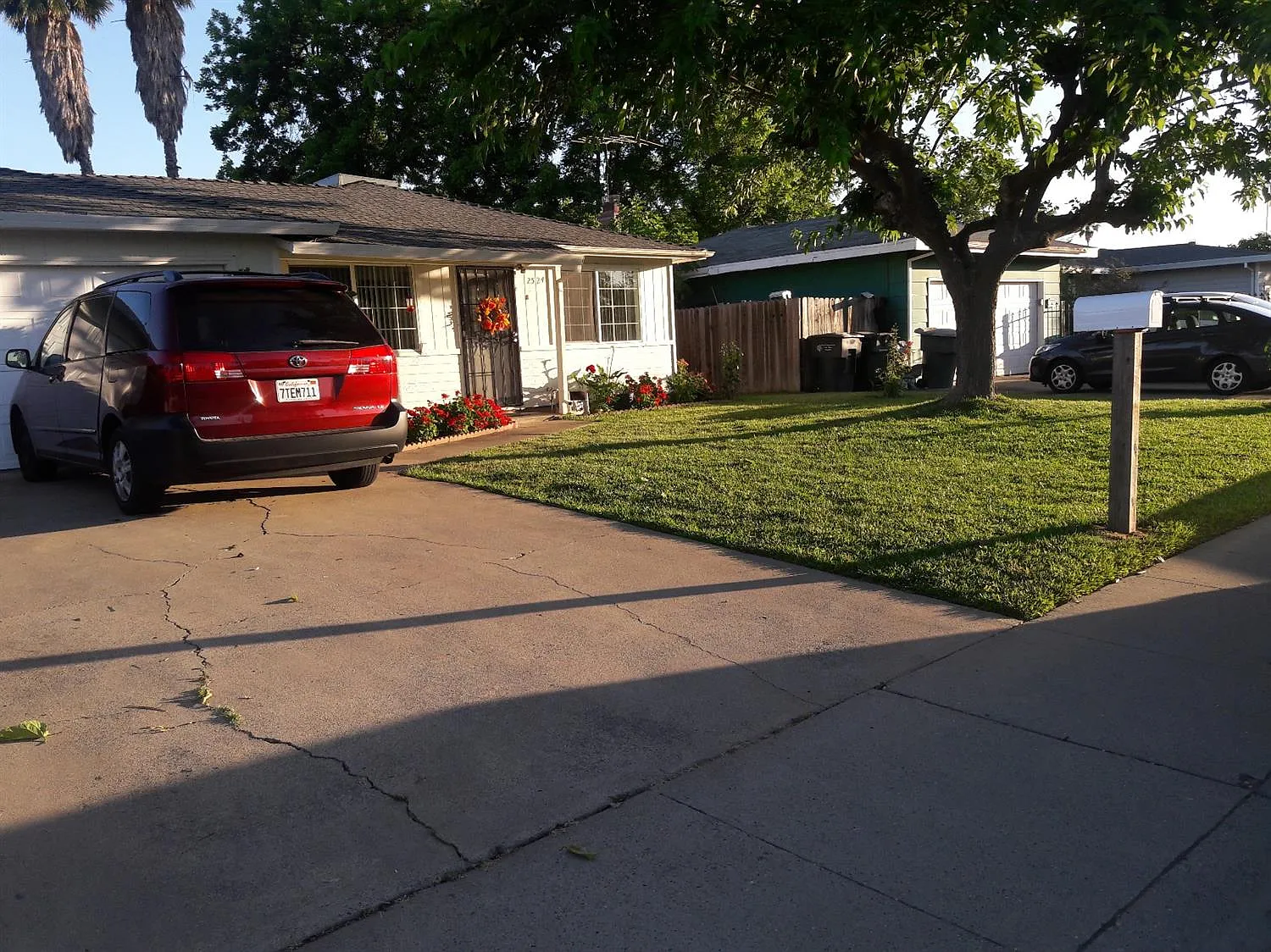 2524 51st Ave photo 1