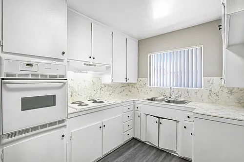 Cazador Court Apartments Photo 1