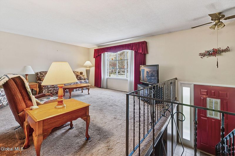 4th image of 5 Fairmont Drive