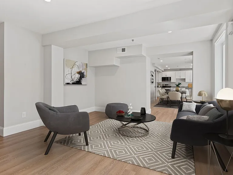 48 Balmoral St #MAIN — Photo 6