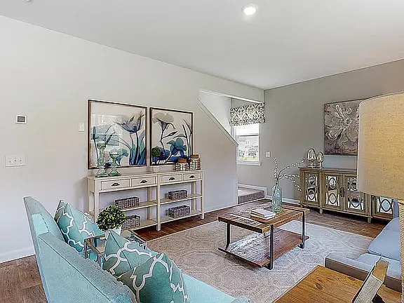 4 bed, 2000 sqft, $2,500 — Photo 4