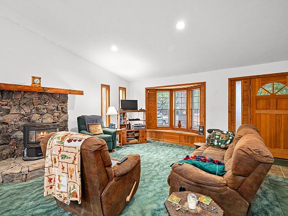 5th image of 681 Hummingbird Ln
