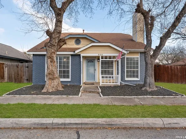 805 Garden Meadow Dr, Universal City, TX 78148