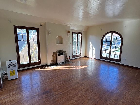 Beautiful and large windows offer excellent natural lighting