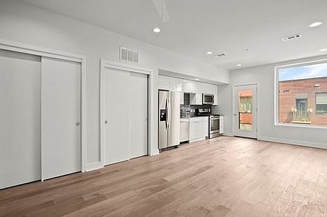 3rd image of 1800 E 4th St #4142