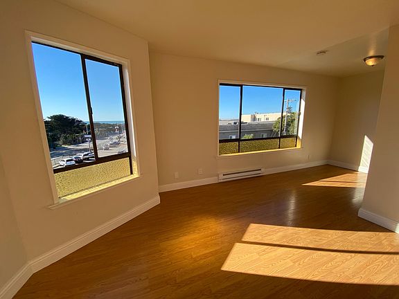4th image of 2550 Sloat Blvd #5