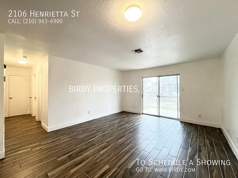 2106 Henrietta St — Photo 12