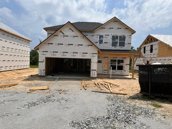 202 Black Oak Dr, Smiths Station, AL 36877