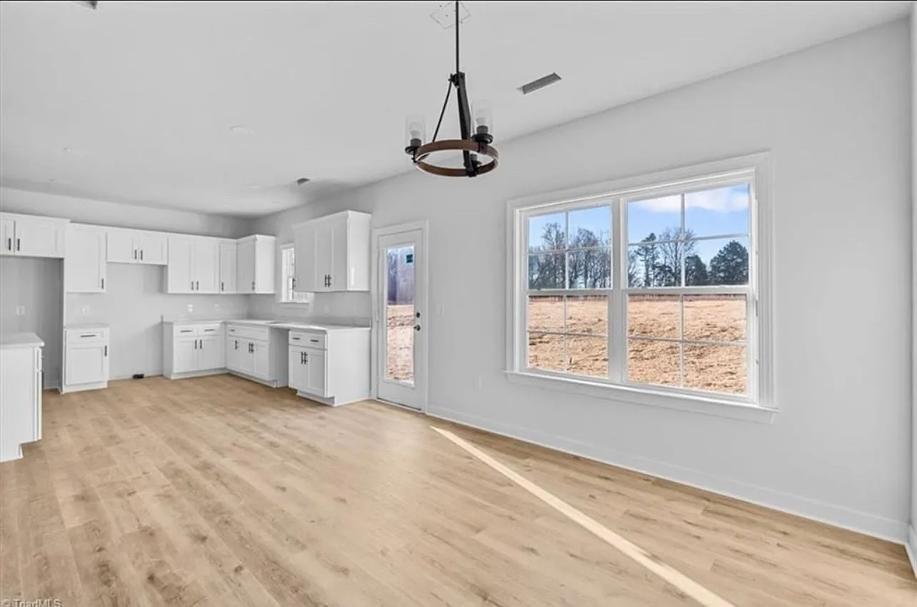 136 Nordwin Ct — Photo 1