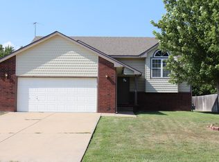 220 W Sandhill Rd, Derby, KS 67037