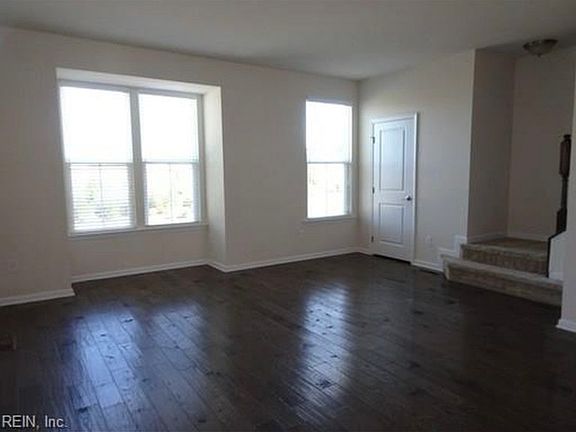 5th image of 4008 Luminary Dr