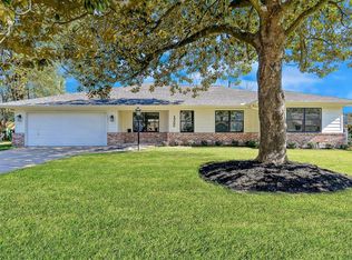 1722 Creek Dr, Houston, TX 77055