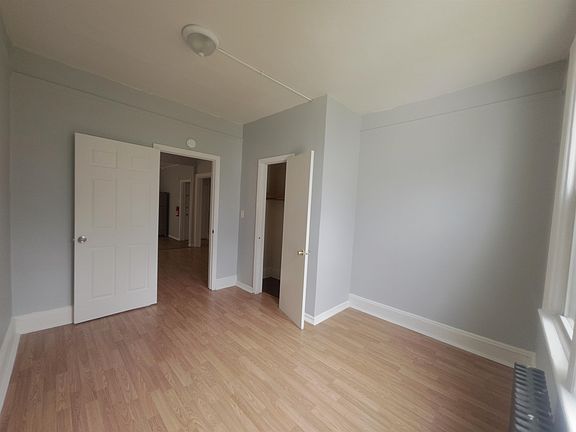 4th image of 136 W 30th St #1R